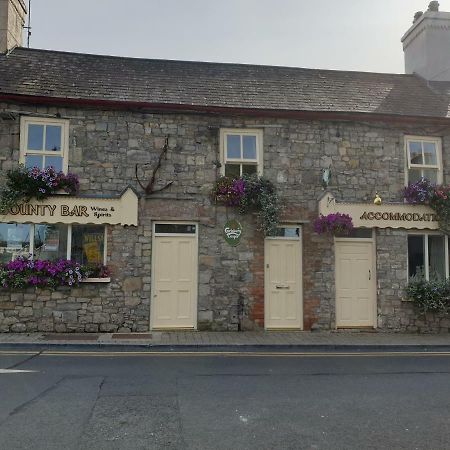 The Bounty Bar Guesthouse Trim Exterior photo